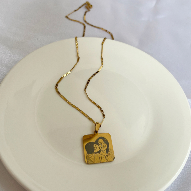 photo necklace