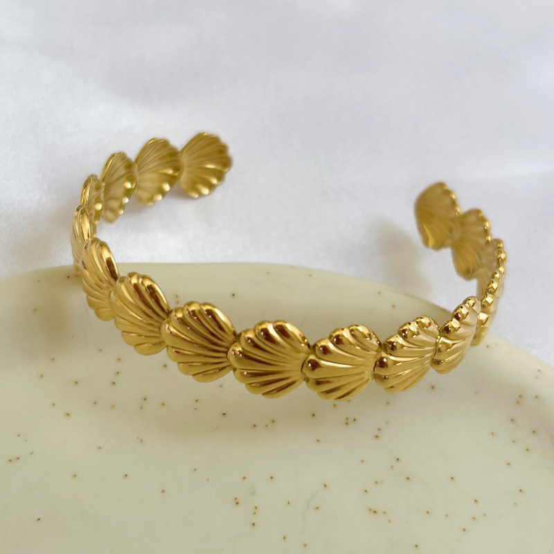 lychee cuff